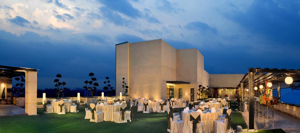 Galaxy Hotel & Spa Gurgaon Eksteriør bilde