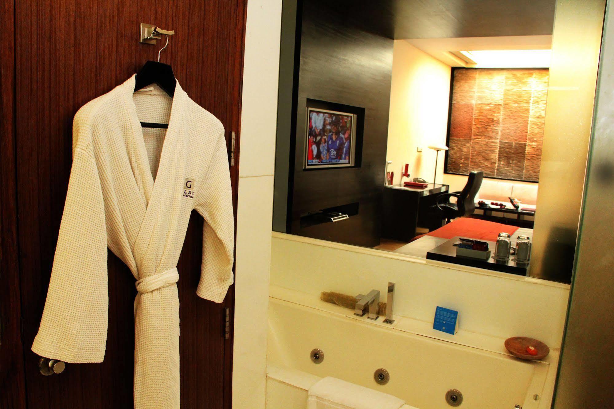 Galaxy Hotel & Spa Gurgaon Eksteriør bilde