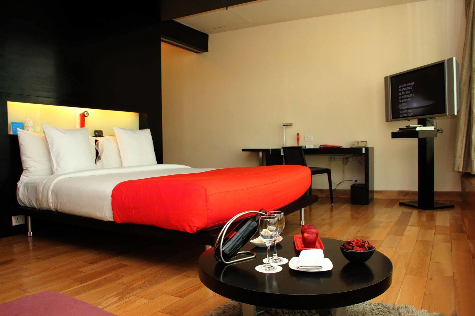 Galaxy Hotel & Spa Gurgaon Eksteriør bilde
