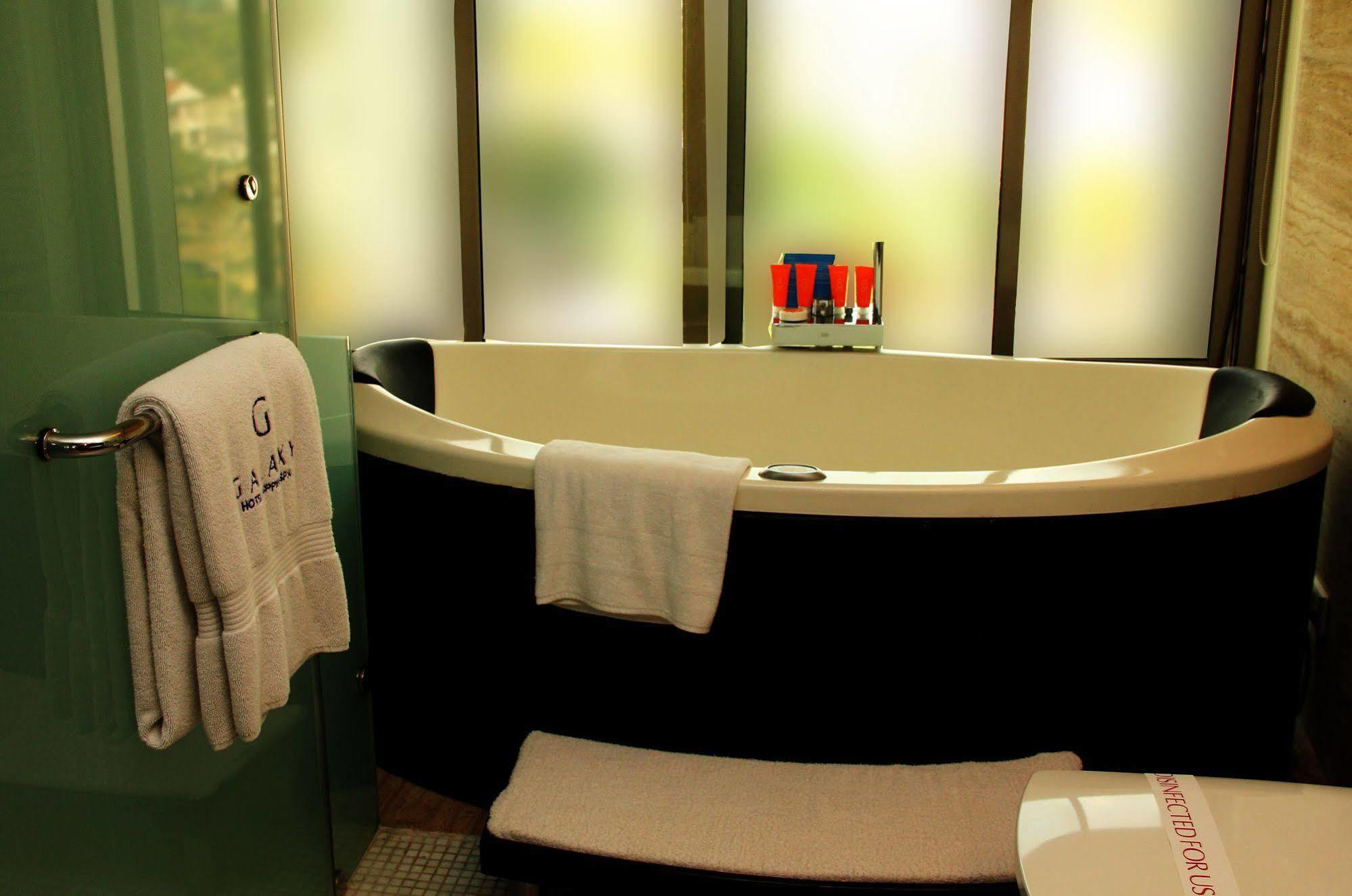 Galaxy Hotel & Spa Gurgaon Eksteriør bilde