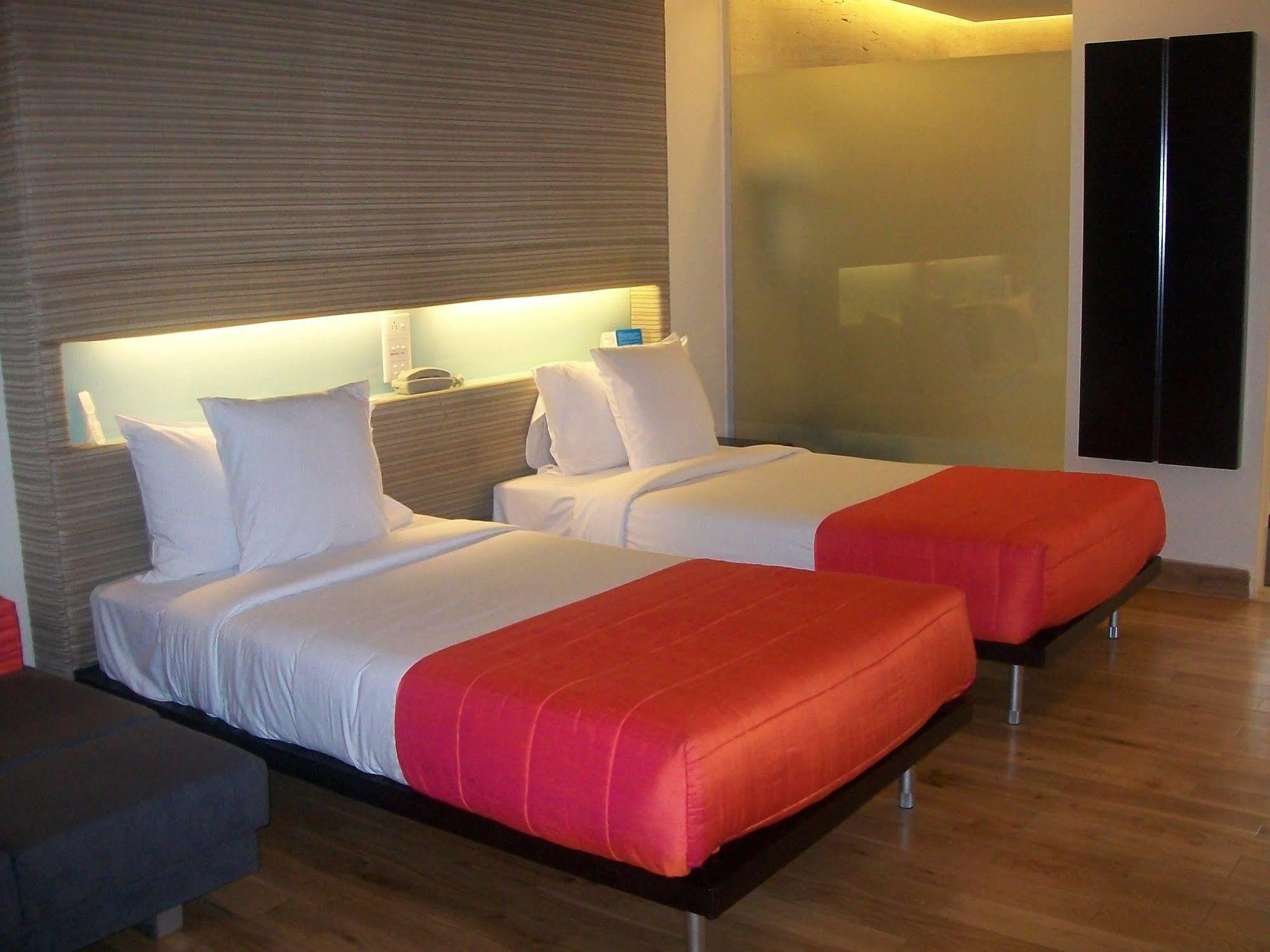Galaxy Hotel & Spa Gurgaon Eksteriør bilde